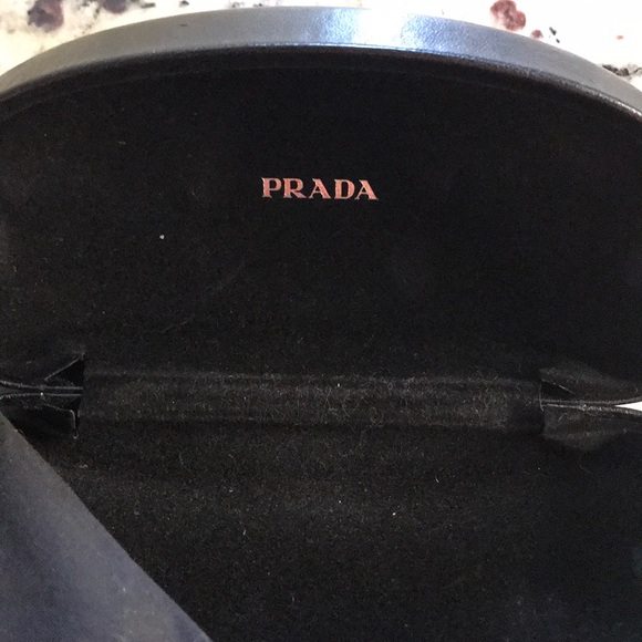 Prada sunglasses - Picture 6 of 8